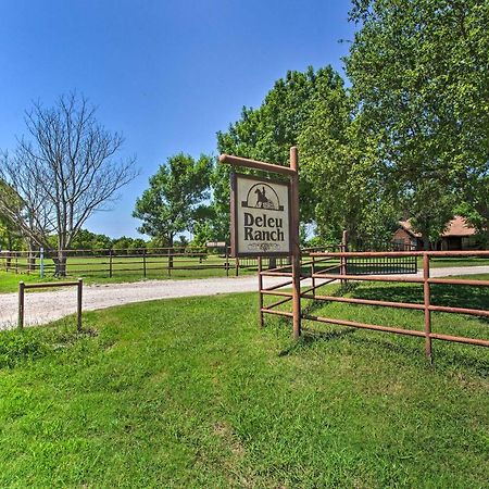 Texas Cabin On 130 Acres Walk To Lake Ray Roberts Collinsville Экстерьер фото