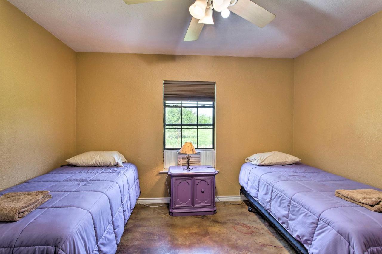Texas Cabin On 130 Acres Walk To Lake Ray Roberts Collinsville Экстерьер фото