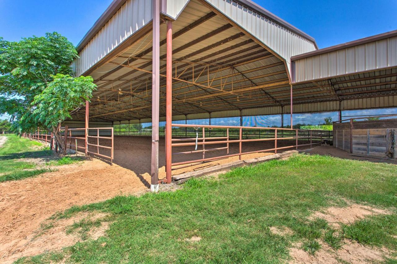 Texas Cabin On 130 Acres Walk To Lake Ray Roberts Collinsville Экстерьер фото